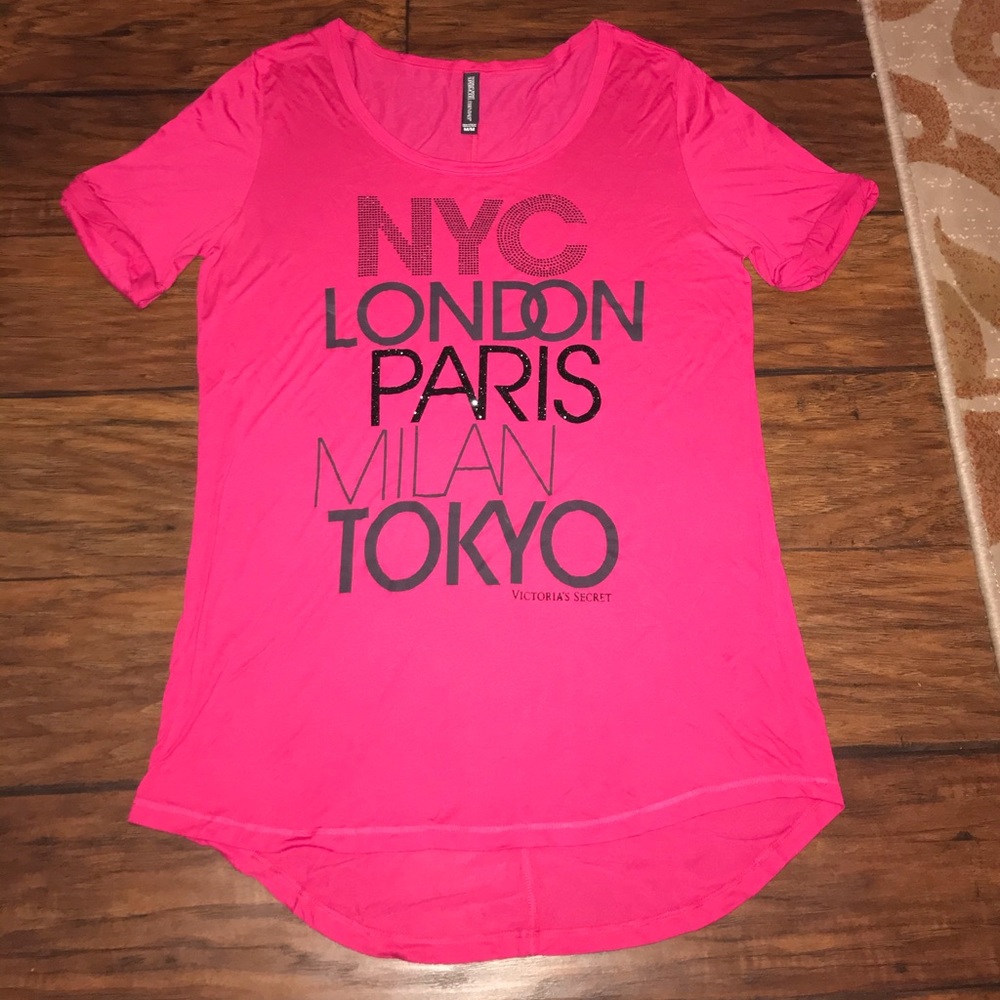 NWOT Victoria Secret Supermodel Essentials Tee